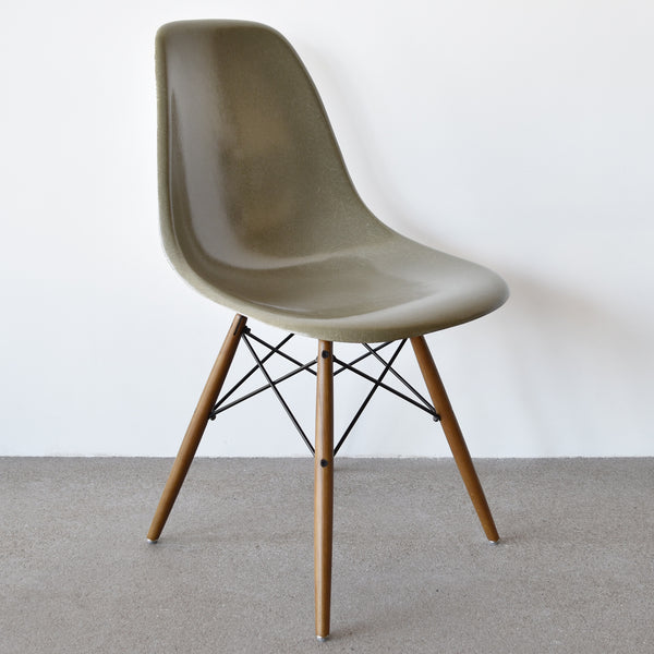 Eames DSW Raw Umber