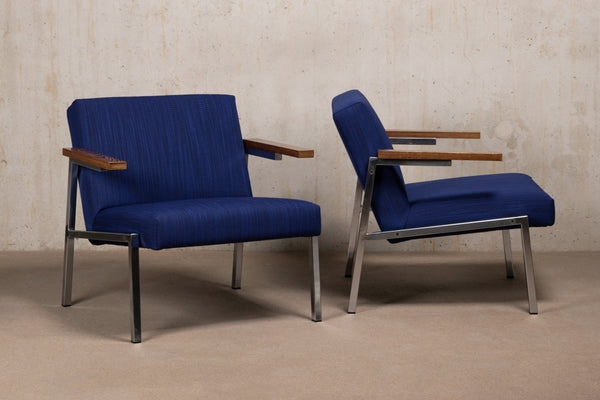 Martin Visser SZ66 blue violet lounge chair 't Spectrum