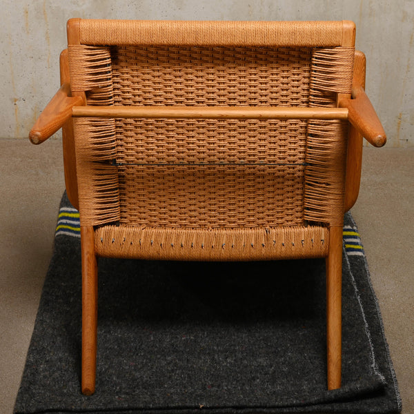 Hans J. Wegner CH25 Lounge Chair