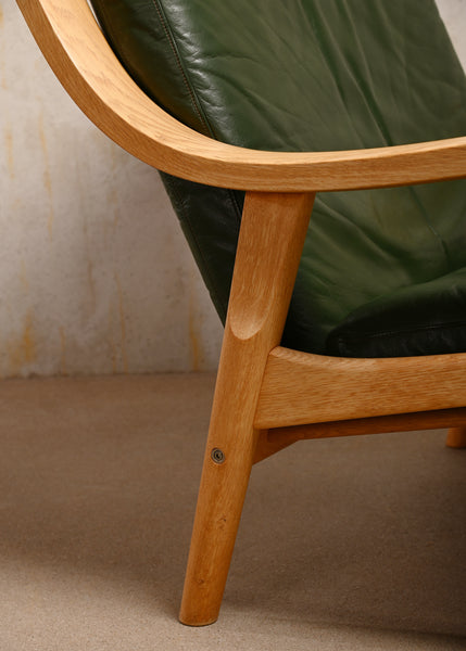 Hans J. Wegner GE530 Lounge Chair in Oak and Green leather, GETAMA